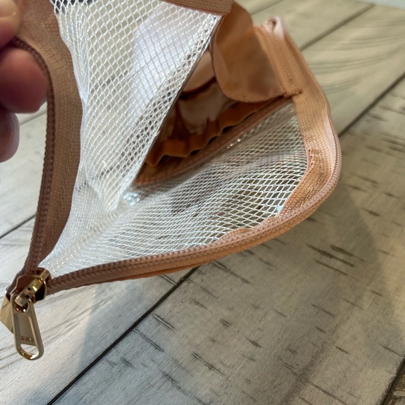 Travel Makeup Brush Organizer - Picture 2 of 4